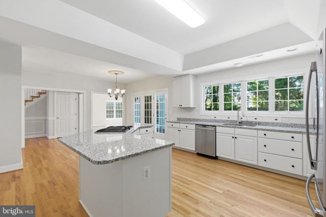 9395 WOLF TRAP CREEK CT, Great Falls, VA 22066