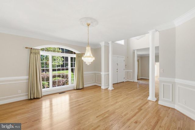 9395 WOLF TRAP CREEK CT, Great Falls, VA 22066