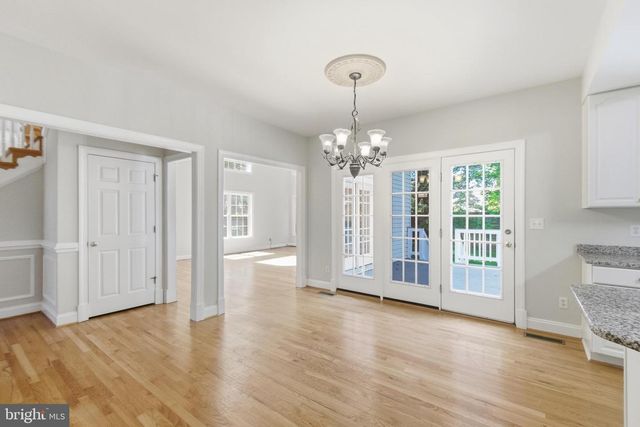 9395 WOLF TRAP CREEK CT, Great Falls, VA 22066