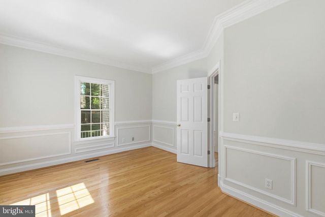 9395 WOLF TRAP CREEK CT, Great Falls, VA 22066
