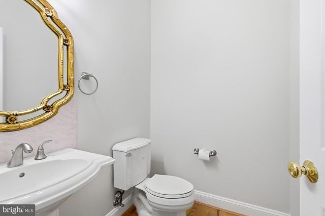 9395 WOLF TRAP CREEK CT, Great Falls, VA 22066