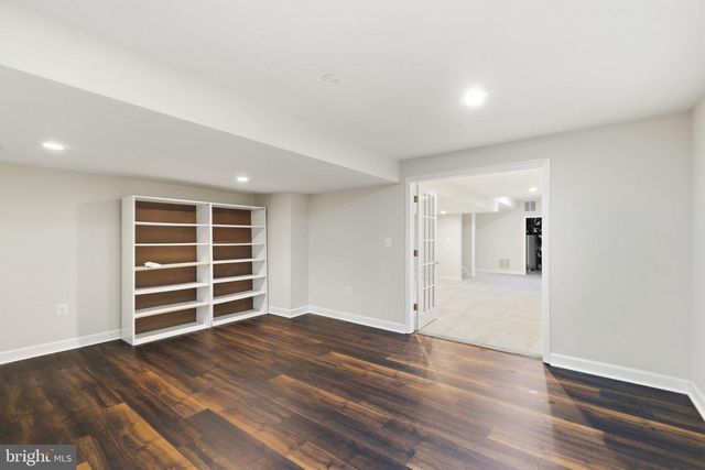 9395 WOLF TRAP CREEK CT, Great Falls, VA 22066