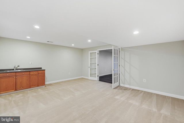 9395 WOLF TRAP CREEK CT, Great Falls, VA 22066