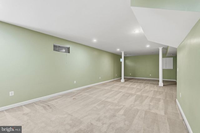 9395 WOLF TRAP CREEK CT, Great Falls, VA 22066