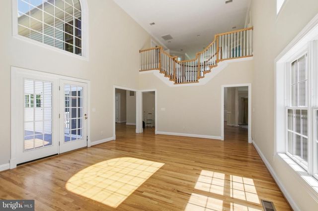 9395 WOLF TRAP CREEK CT, Great Falls, VA 22066