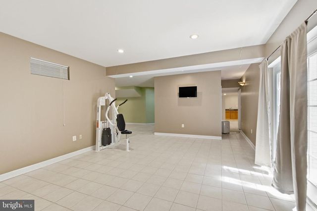 9395 WOLF TRAP CREEK CT, Great Falls, VA 22066