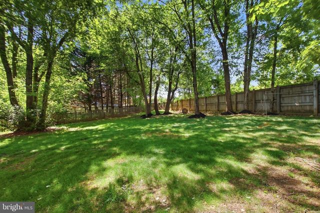 9395 WOLF TRAP CREEK CT, Great Falls, VA 22066