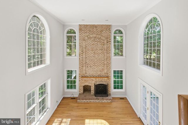 9395 WOLF TRAP CREEK CT, Great Falls, VA 22066