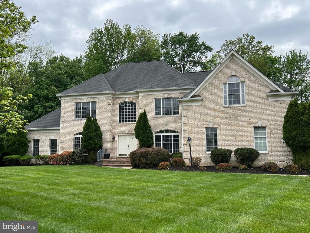 9395 WOLF TRAP CREEK CT, Great Falls, VA 22066