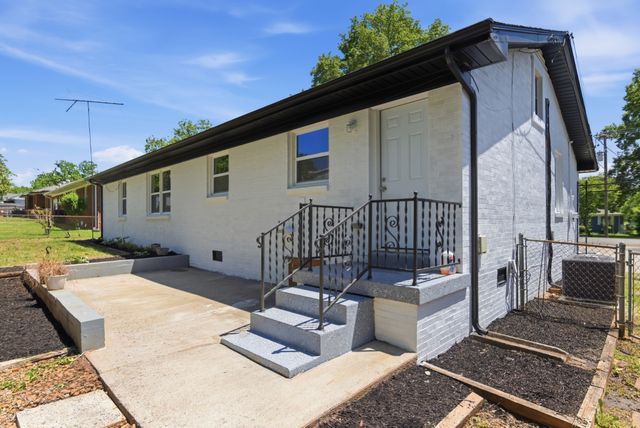 1307 Diana St, Murfreesboro, TN 37130