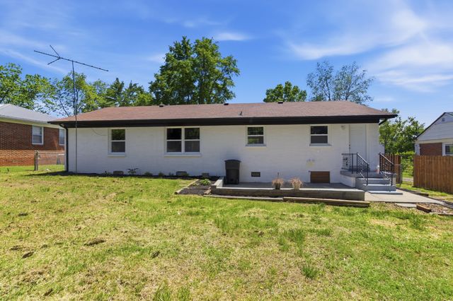 1307 Diana St, Murfreesboro, TN 37130