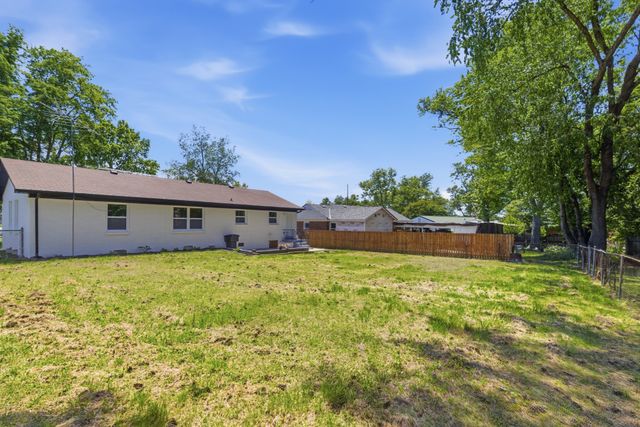 1307 Diana St, Murfreesboro, TN 37130