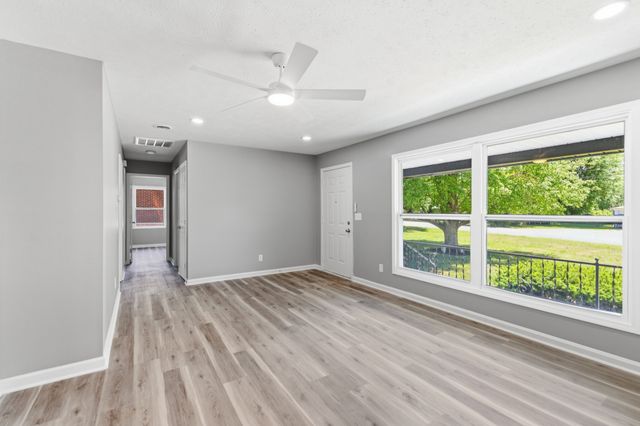 1307 Diana St, Murfreesboro, TN 37130
