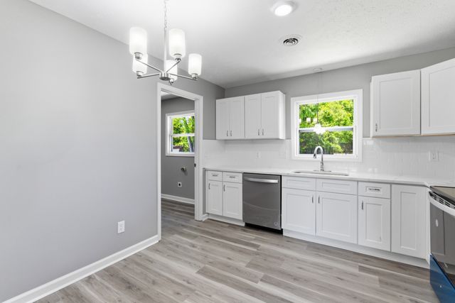 1307 Diana St, Murfreesboro, TN 37130