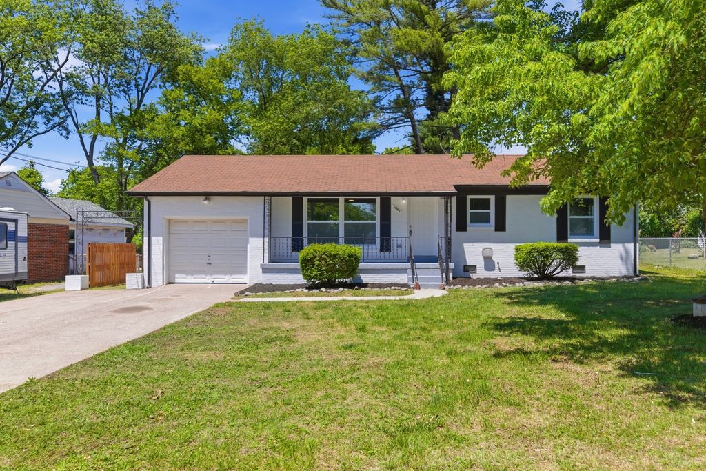 1307 Diana St, Murfreesboro, TN 37130