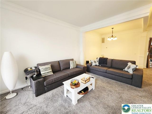 8517 Gateway Road, Upper Macungie Twp, PA 18031