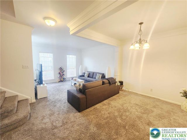 8517 Gateway Road, Upper Macungie Twp, PA 18031