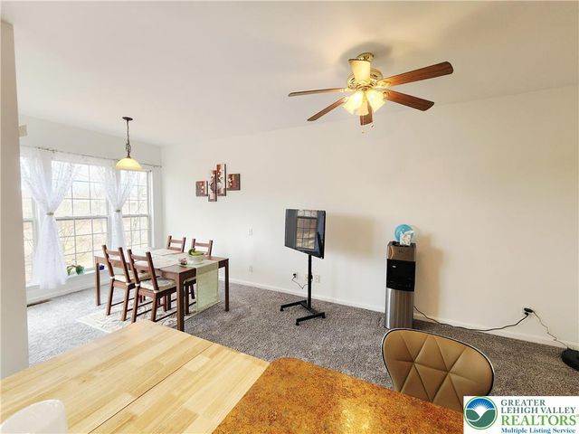 8517 Gateway Road, Upper Macungie Twp, PA 18031