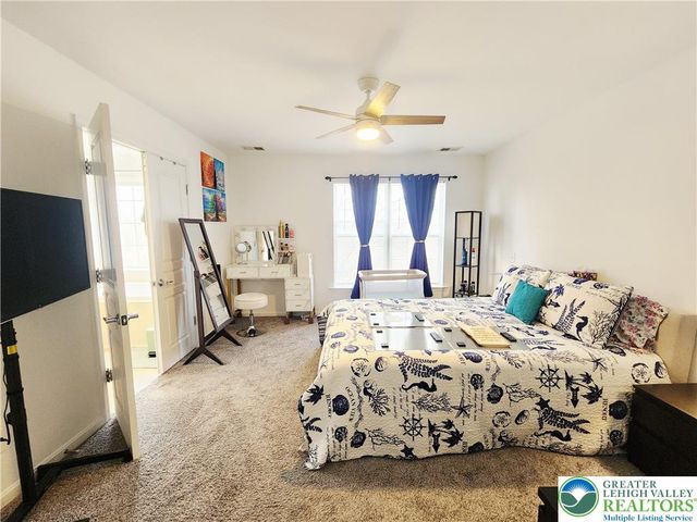 8517 Gateway Road, Upper Macungie Twp, PA 18031