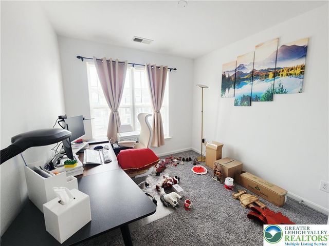 8517 Gateway Road, Upper Macungie Twp, PA 18031