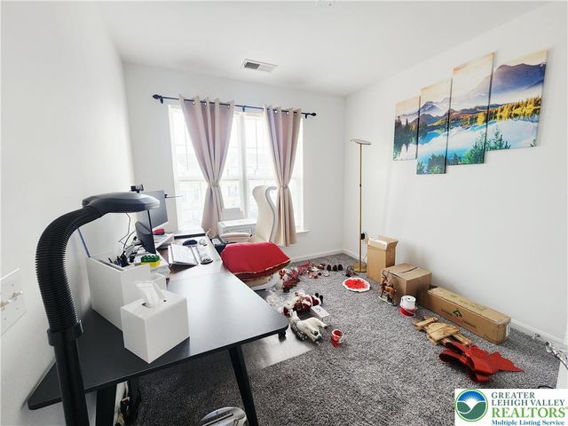 8517 Gateway Road, Upper Macungie Twp, PA 18031