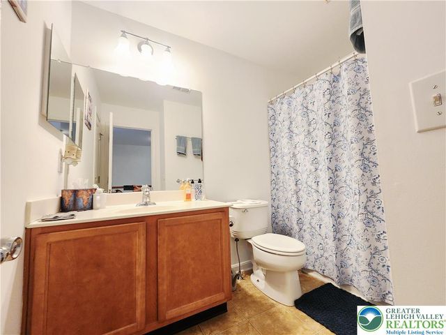 8517 Gateway Road, Upper Macungie Twp, PA 18031