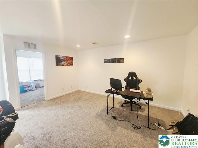 8517 Gateway Road, Upper Macungie Twp, PA 18031