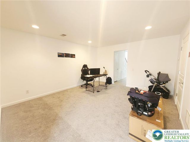 8517 Gateway Road, Upper Macungie Twp, PA 18031