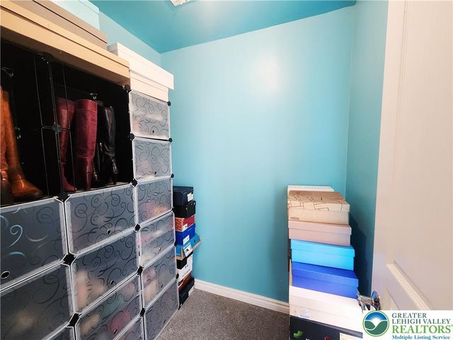 8517 Gateway Road, Upper Macungie Twp, PA 18031