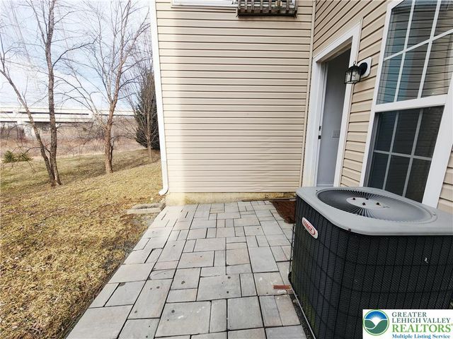 8517 Gateway Road, Upper Macungie Twp, PA 18031