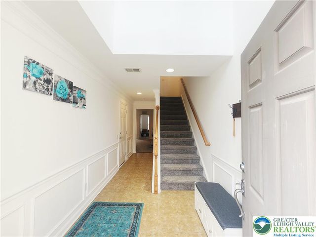 8517 Gateway Road, Upper Macungie Twp, PA 18031