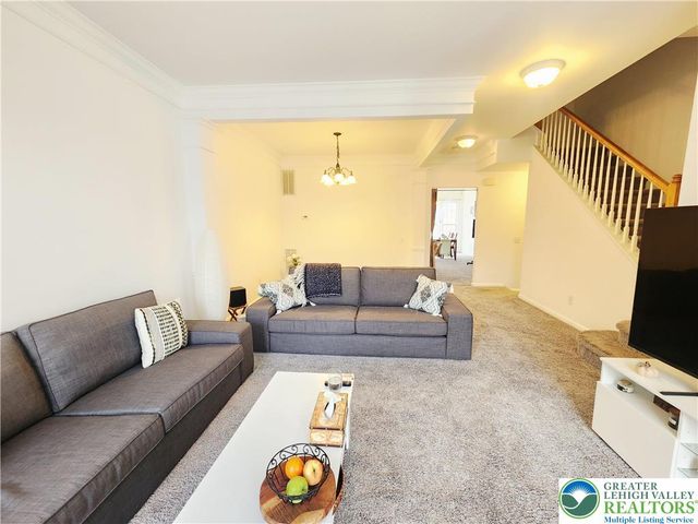 8517 Gateway Road, Upper Macungie Twp, PA 18031