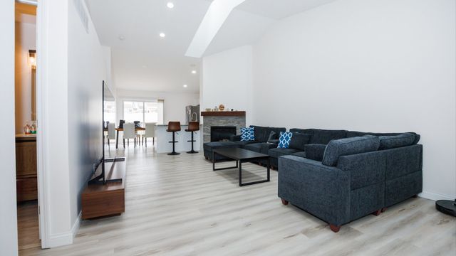 8 Rock Garden Court 1, Bloomington, IL 61704