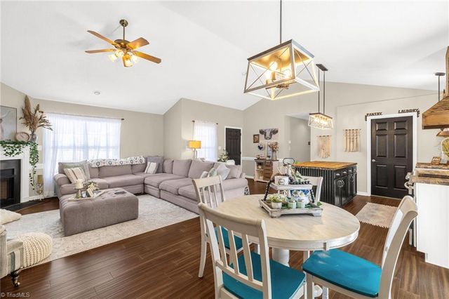 12 Braxton Lane, Thomasville, NC 27360