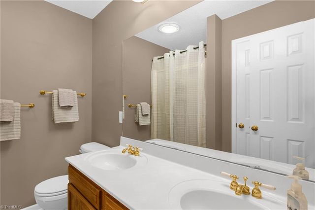 12 Braxton Lane, Thomasville, NC 27360