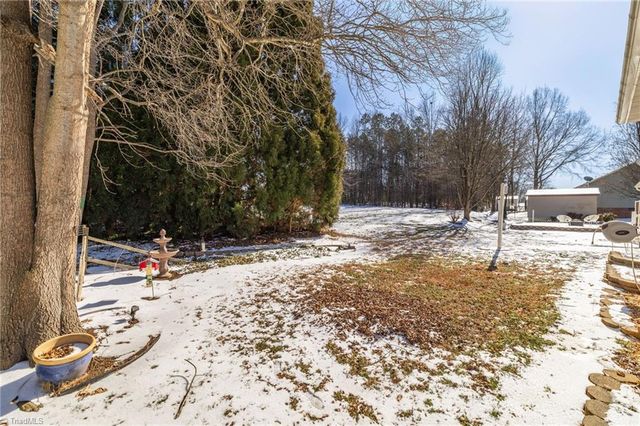 12 Braxton Lane, Thomasville, NC 27360