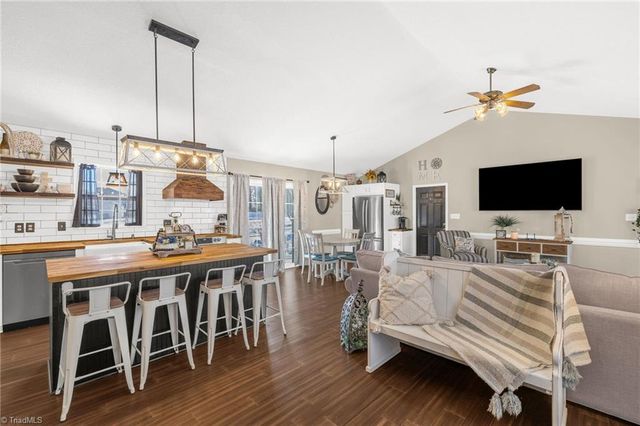 12 Braxton Lane, Thomasville, NC 27360