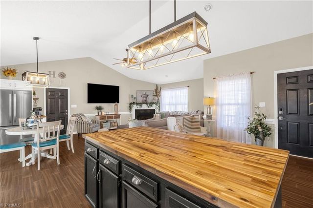 12 Braxton Lane, Thomasville, NC 27360