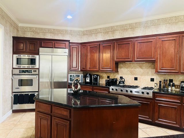 4114 Fisher Lake Drive, Richmond, TX 77406