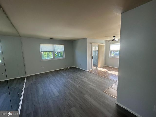 24--6 FLORENCE TOLLGATE PL, Burlington, NJ 08016