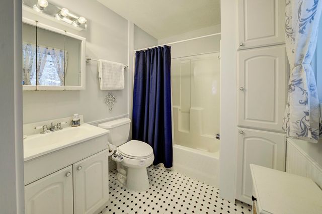 16355 Hunt Club Road, Lake Ann, MI 49650