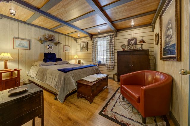 16355 Hunt Club Road, Lake Ann, MI 49650