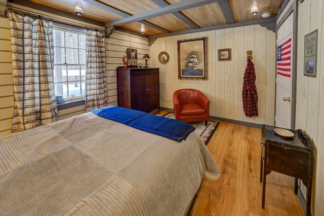 16355 Hunt Club Road, Lake Ann, MI 49650