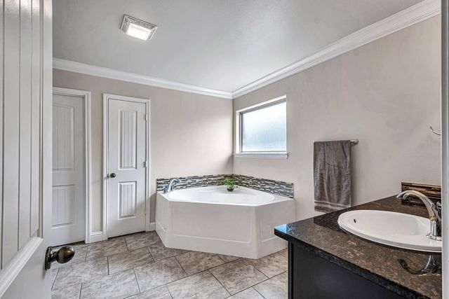 811 E 97th Ct, Odessa, TX 79765