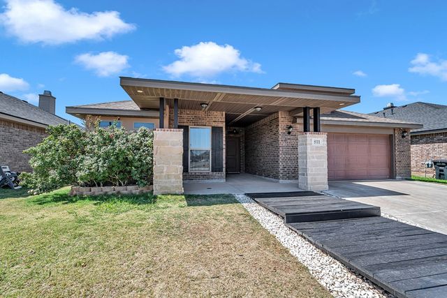 811 E 97th Ct, Odessa, TX 79765