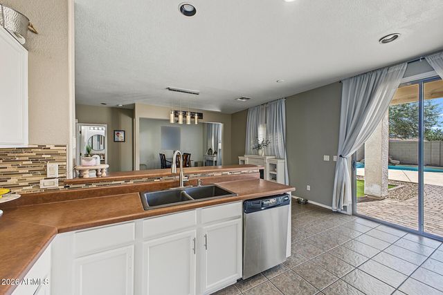 25747 W LYNNE Lane, Buckeye, AZ 85326