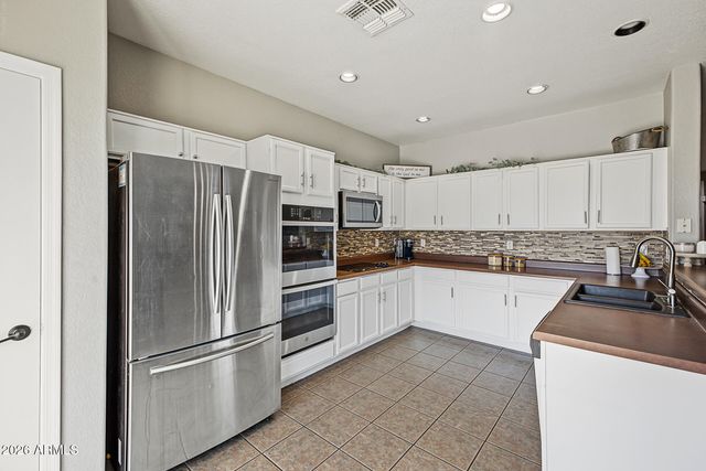 25747 W LYNNE Lane, Buckeye, AZ 85326