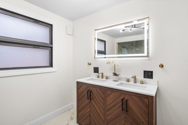 195 Barney Ave, Rehoboth, MA 02769