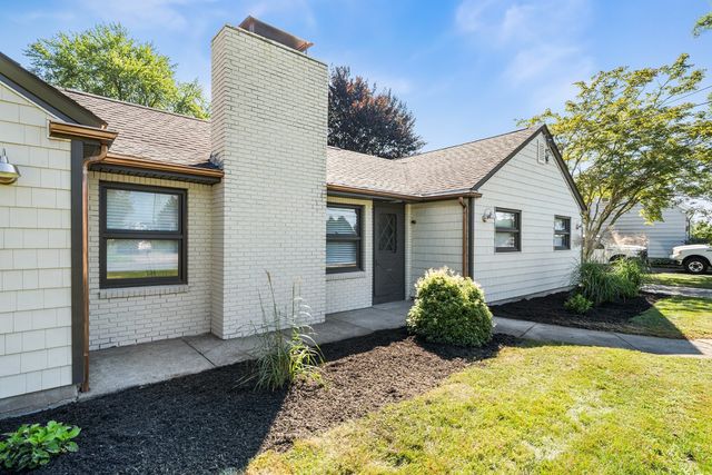 195 Barney Ave, Rehoboth, MA 02769