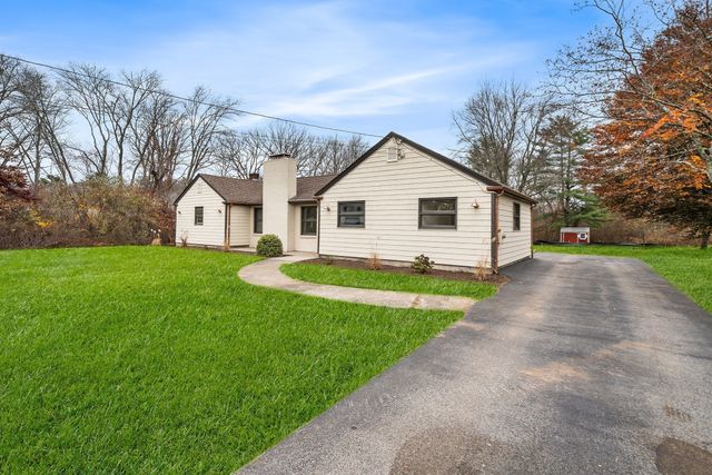 195 Barney Ave, Rehoboth, MA 02769